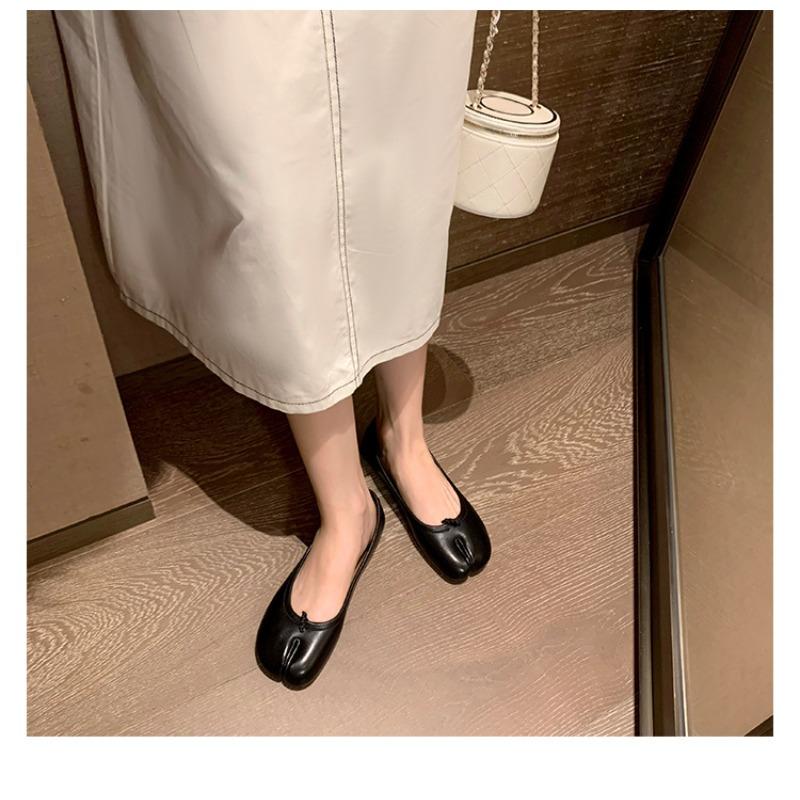 Sheepskin Soft-soled Pig's Trotters Split-toed Shoes Women's Genuine Leather Light-mouth Flat-soled Women's Single Shoes Silver Mary Jane Shoes