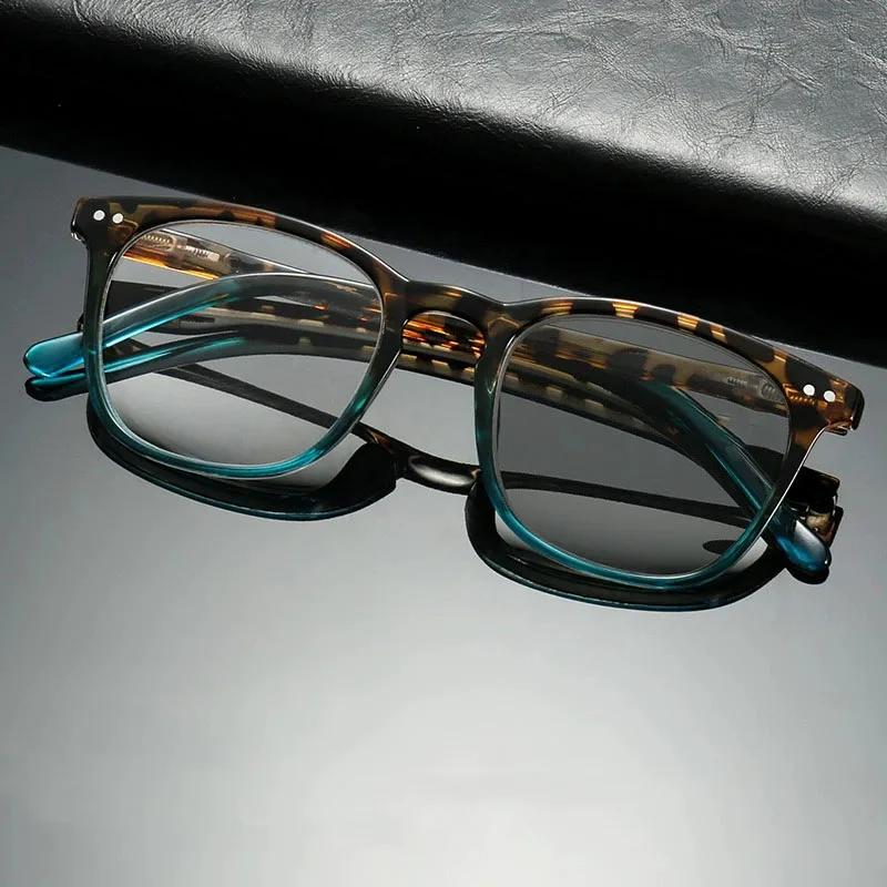 New Fashionable Photochromic Women's Reading Glasses Retro Neutral High-definition Tortoiseshell Frame Anti Blue Light Glasses