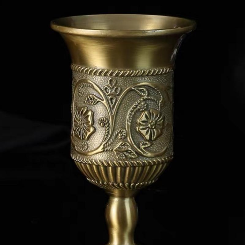 European-Style Vintage Wine Glasses,Carved Castle Texture Spirit Vodka Cup,Bronze Portable Spirits Goblet,Wedding Decoration