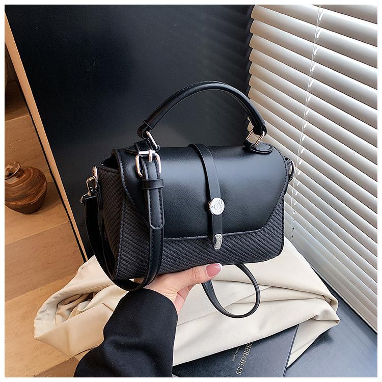 Color Blocking Hand-held Small Bag, Spring and Summer New Fashion Trend, Small Square Bag, Niche Design, Single Shoulder Crossbody Bag