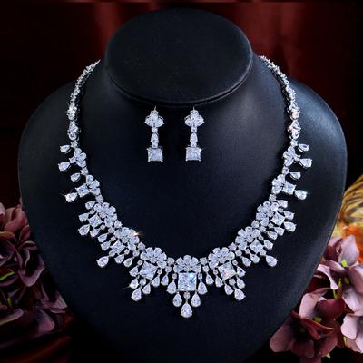 Noble Luxury Zircon Necklace Earrings Set Super Flash Diamond Temperament Banquet Dress Bridal Chain Jewelry