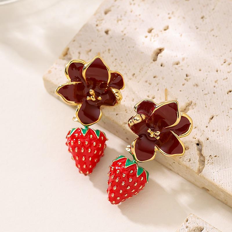 Korean Version of Fashionable Sweet Pastoral Enamel Drip Glaze Flower Strawberry Earrings Light Luxury Simple High-end Earrings