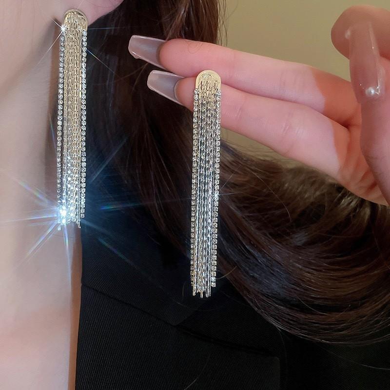 European and American Diamond-encrusted Metal Long Fringed Earrings Women's High-end Studs, Niche Temperament Earrings