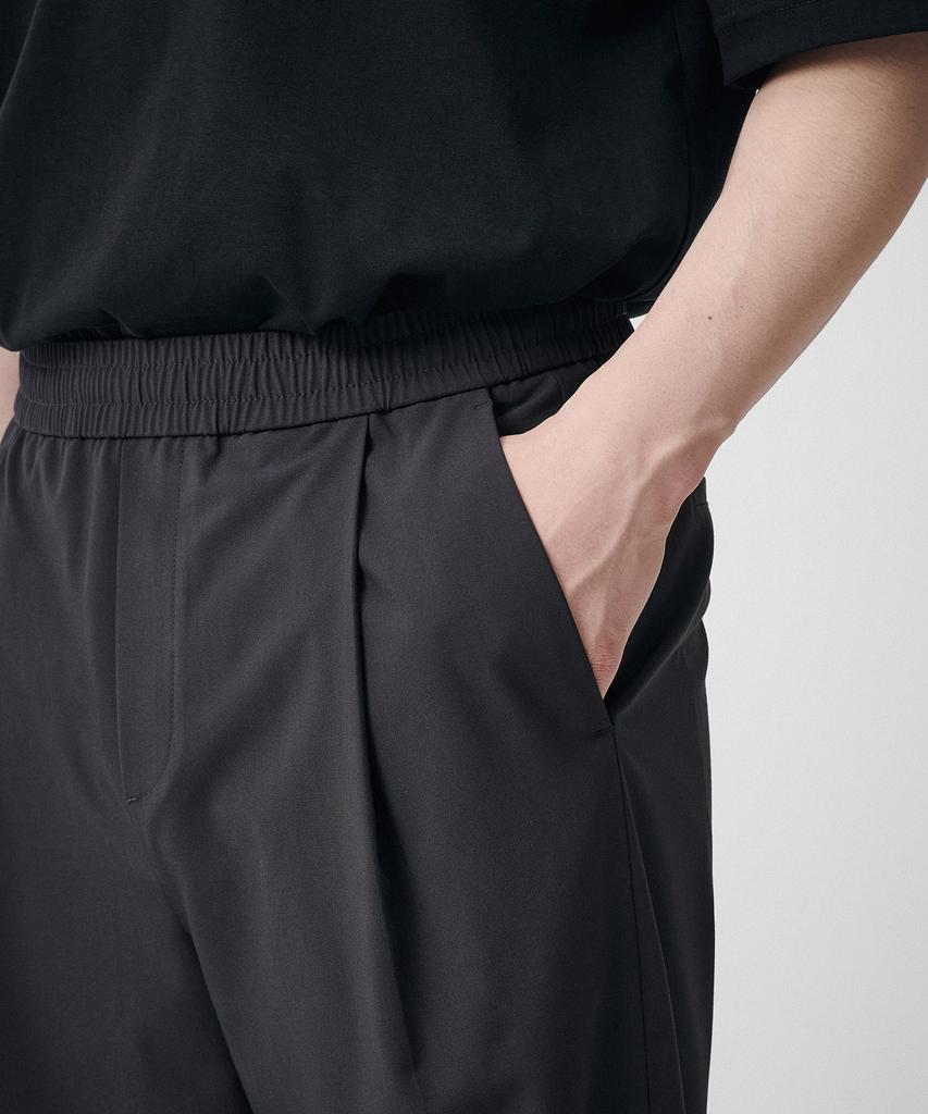 MUSINSA STANDARD [Cooltandard] One-Pleat Wide Elastic Waist Slacks [Gunmetal]