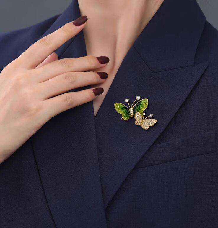 Rhinestone Double Butterfly Brooches for Women Green Color Insect Pin Corsage Lady Party Jewelry Gifts Dress Lapel Pins