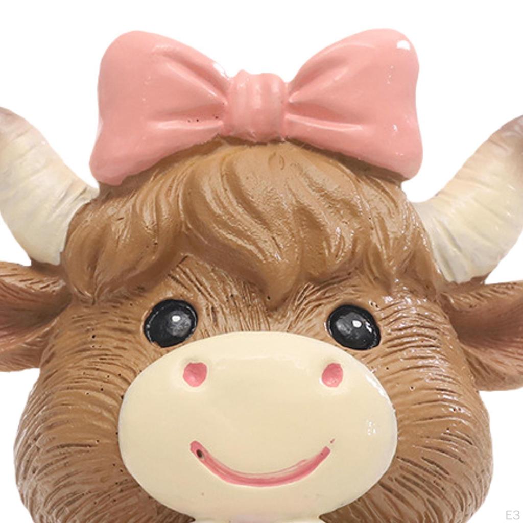 Highland Cow Figurine for Tabletop Decoration, Resin Animal Sculpture Garden And Living Space