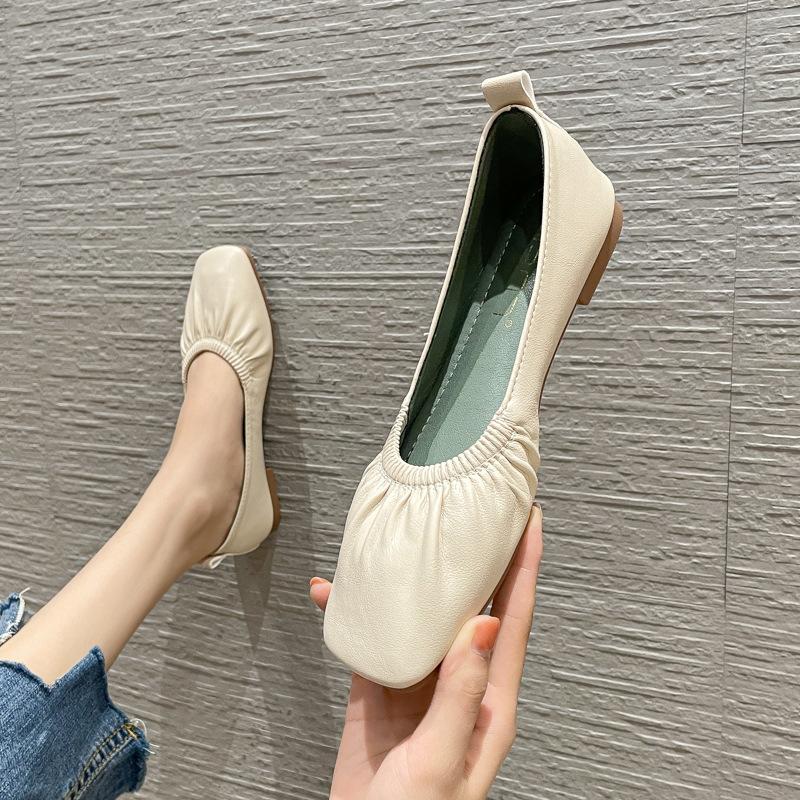 2025 widened grandma shoes women's super soft flat bottom soft leather pregnant women Peas comfortable thin small leather shoes