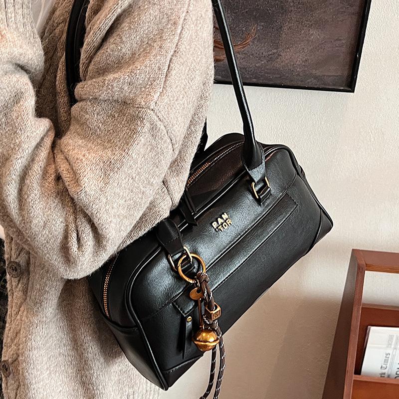 Large-capacity Underarm Bowling Bag, Fashionable Handbag, Stylish Commuting Single-shoulder Bag