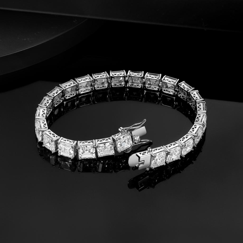 A Copper Inlaid Four-claw Square 7mm Zircon Plated 18k Gold Fashionable Shining Tennis Bracelet, Popular
