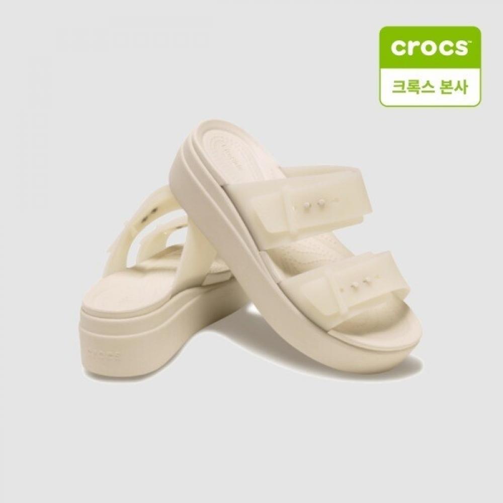 

CrocS Women S Brooklyn Buckle Low Wedge SandStone 210980 0lh Sandstone/w5(220mm)