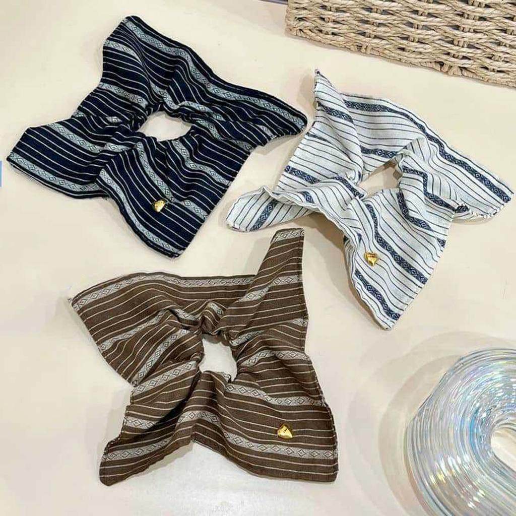 1 piece of striped square heart-shaped headband with large intestine headband, female niche design, square headband temperament