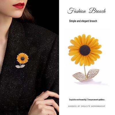 Squisita Spilla Margherita Girasole per Donna - Elegante Regalo Gaokao o Accessorio per Completo