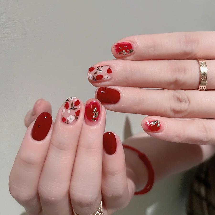 Hochwertige Rote Tulpen Neujahrsmaniküre: 24 Feenhafte Tragbare Nagelsticker