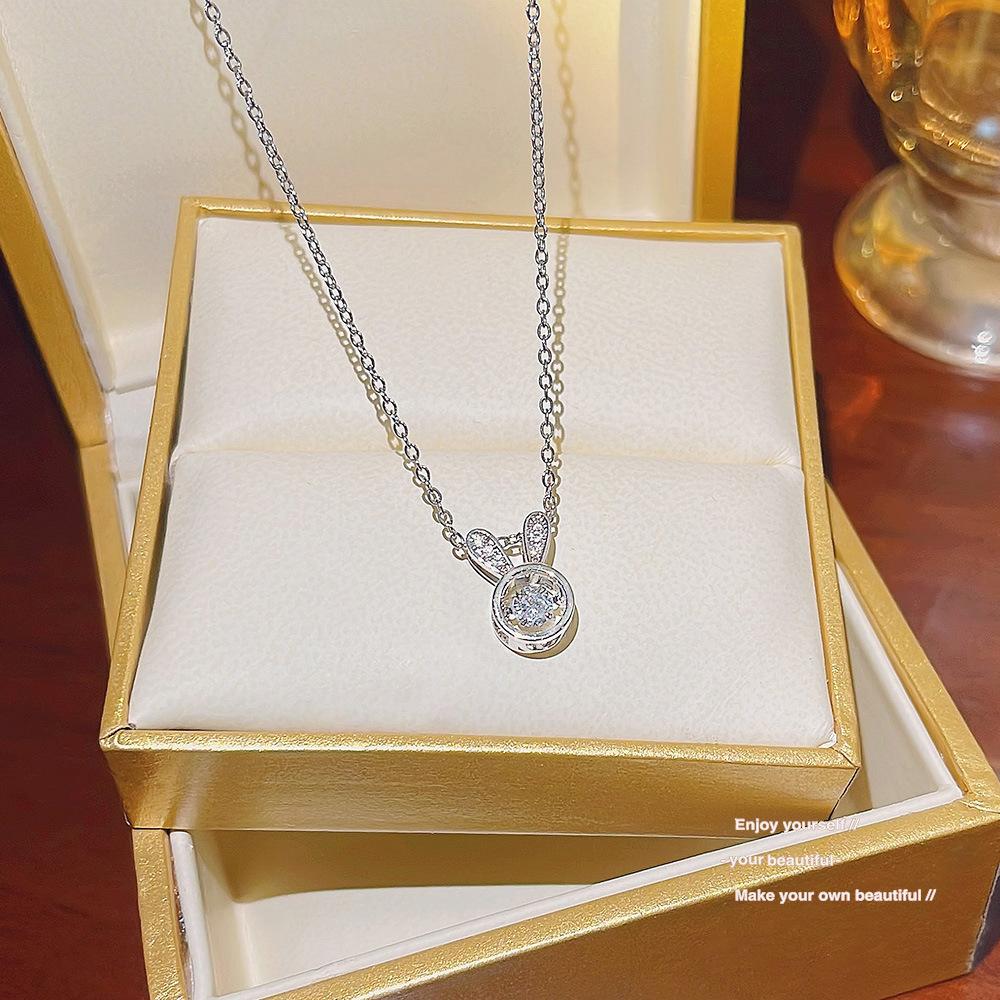 Cute bunny pendant necklace personalized design exquisite pendant girl sweet little fragrance clavicle chain