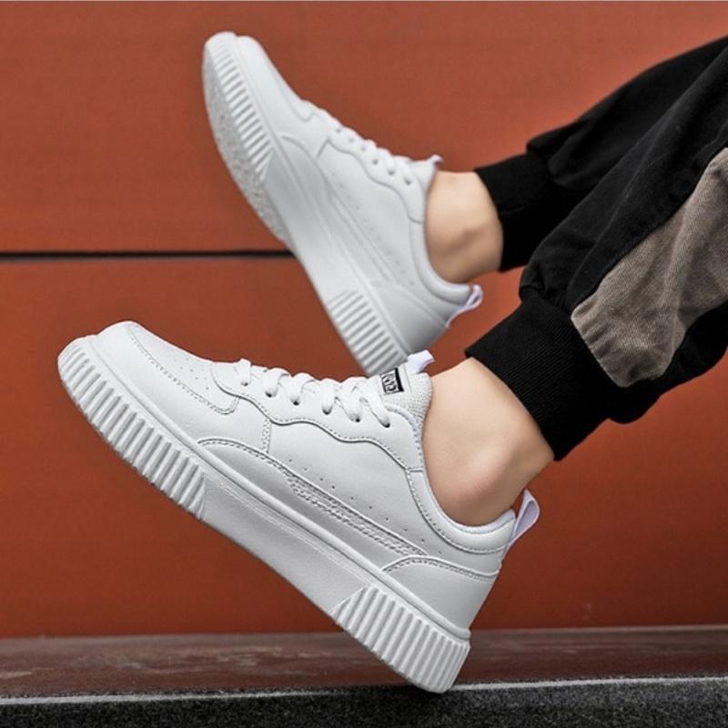 Fashion Leather Men Casual Shoes Lightweight Running Shoes Platform White Sneakers Outdoor Breathable Sport Shoes Shoes