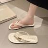 Fashion Women's flip flops for summer fashion 2025 new flat bottomed toe clip on internet famous sandals beach shoes
