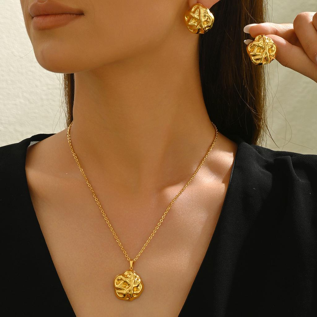 Wind Ladies Necklace Geometric Set Personalized Folded Metal Design Earrings Versatile Premium Jewelry