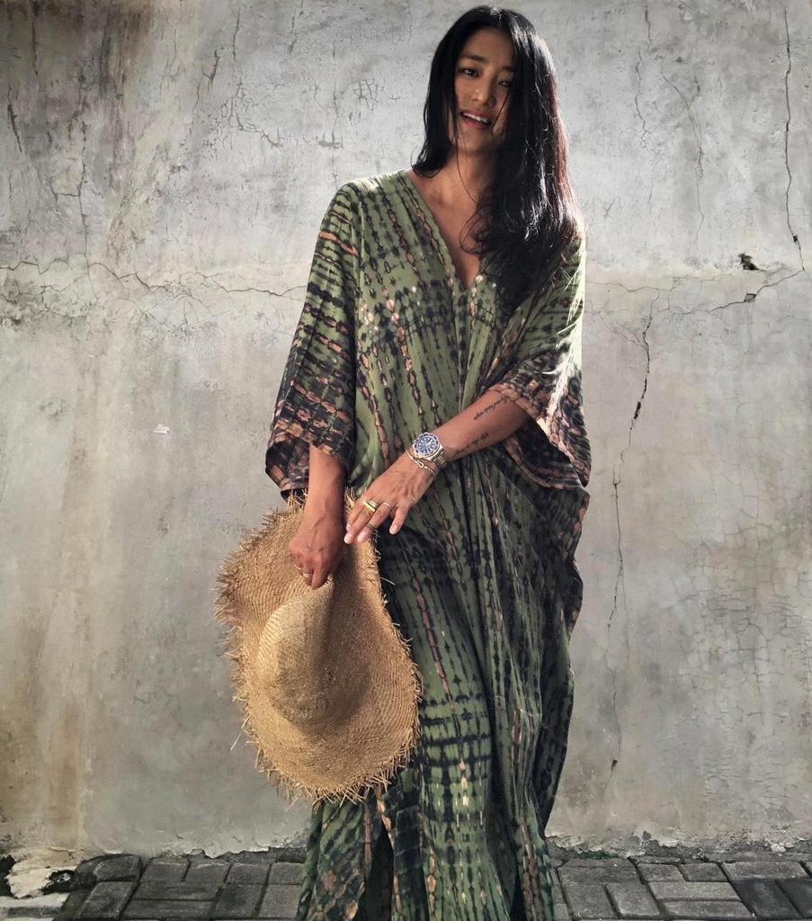 European & American Tie-dye Rayon Beach Dress: Loose, Long Seaside Vacation Robe & Bikini Cover-up with Sunscreen Shirt for Women