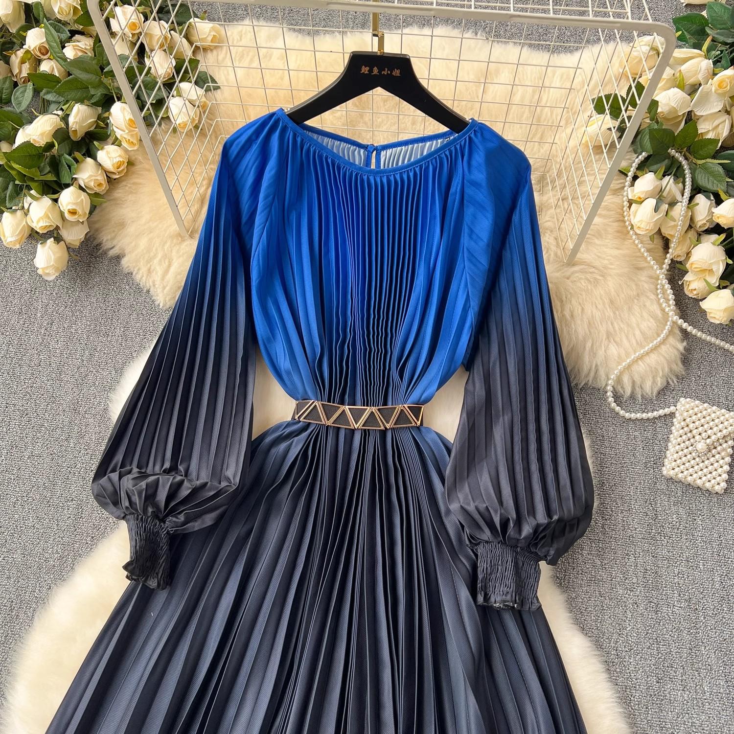 

Весенне-осеннее градиентное цветное плиссированное платье большого размера, женская праздничная пляжная одежда, свободный халат с длинным рукавом и круглым вырезом с поясом One Size синий