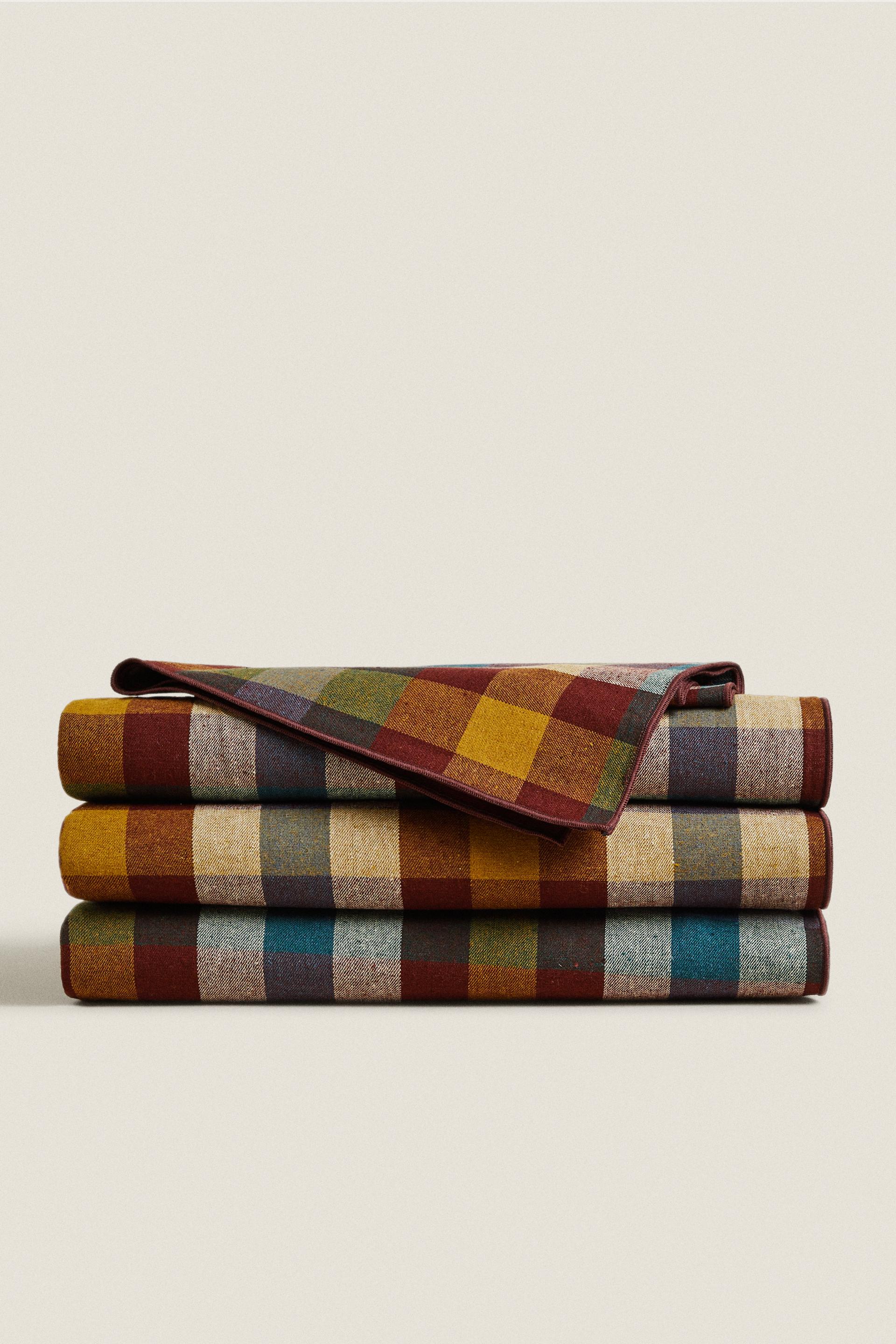 

СКАТЕРТЬ ИЗ ХЛОПКОВОГО ЛЬНА В КЕТКУ