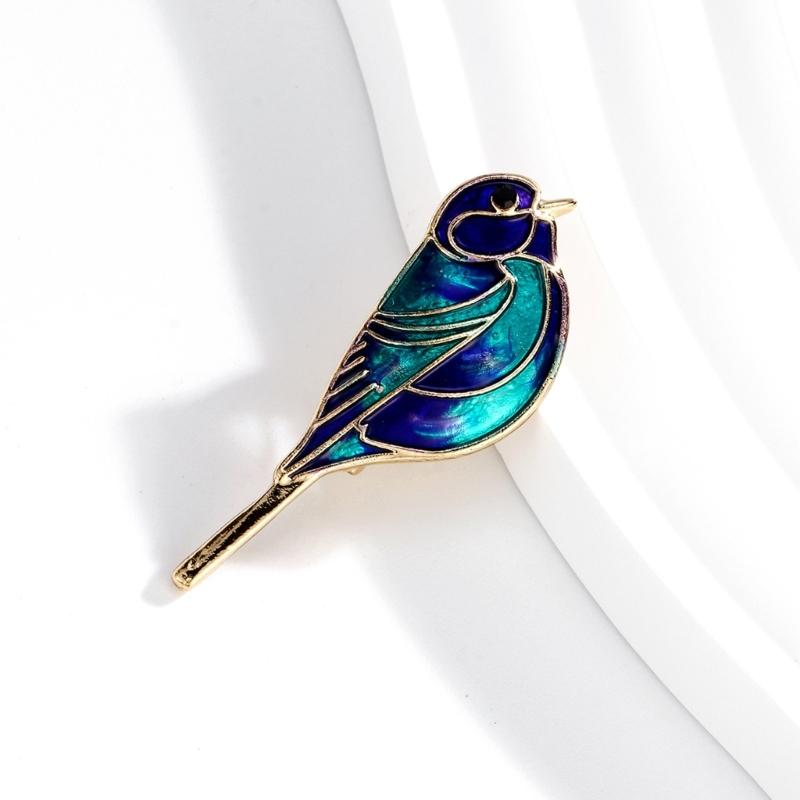 Chic Crystal Embellished Bird Brooch Secure Locking Mechanism Lightweight 6g Design Elegant Accessory For Everyday Elegance