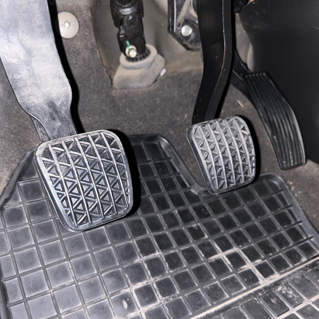 For CHEVROLET CRUZE J300 2009 - 2016 LACETTI J200 MALIBU V300 ORLANDO J309 BUICK REGAL VERANO Clutch Brake Pedal Rubber Foot Pad