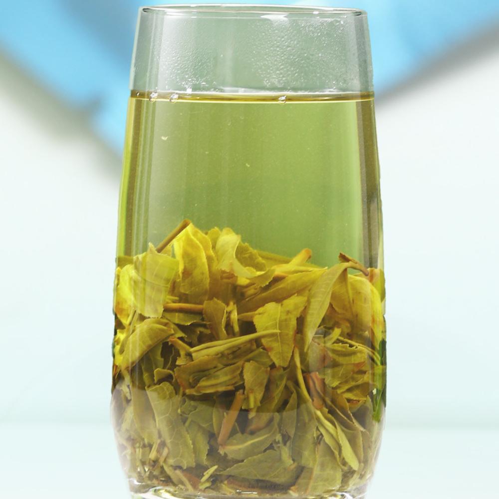 Yunnan Pu'er Raw Tea Cake Loose Leaf Tea Iron Tin 104g (8g * 13 Pieces)