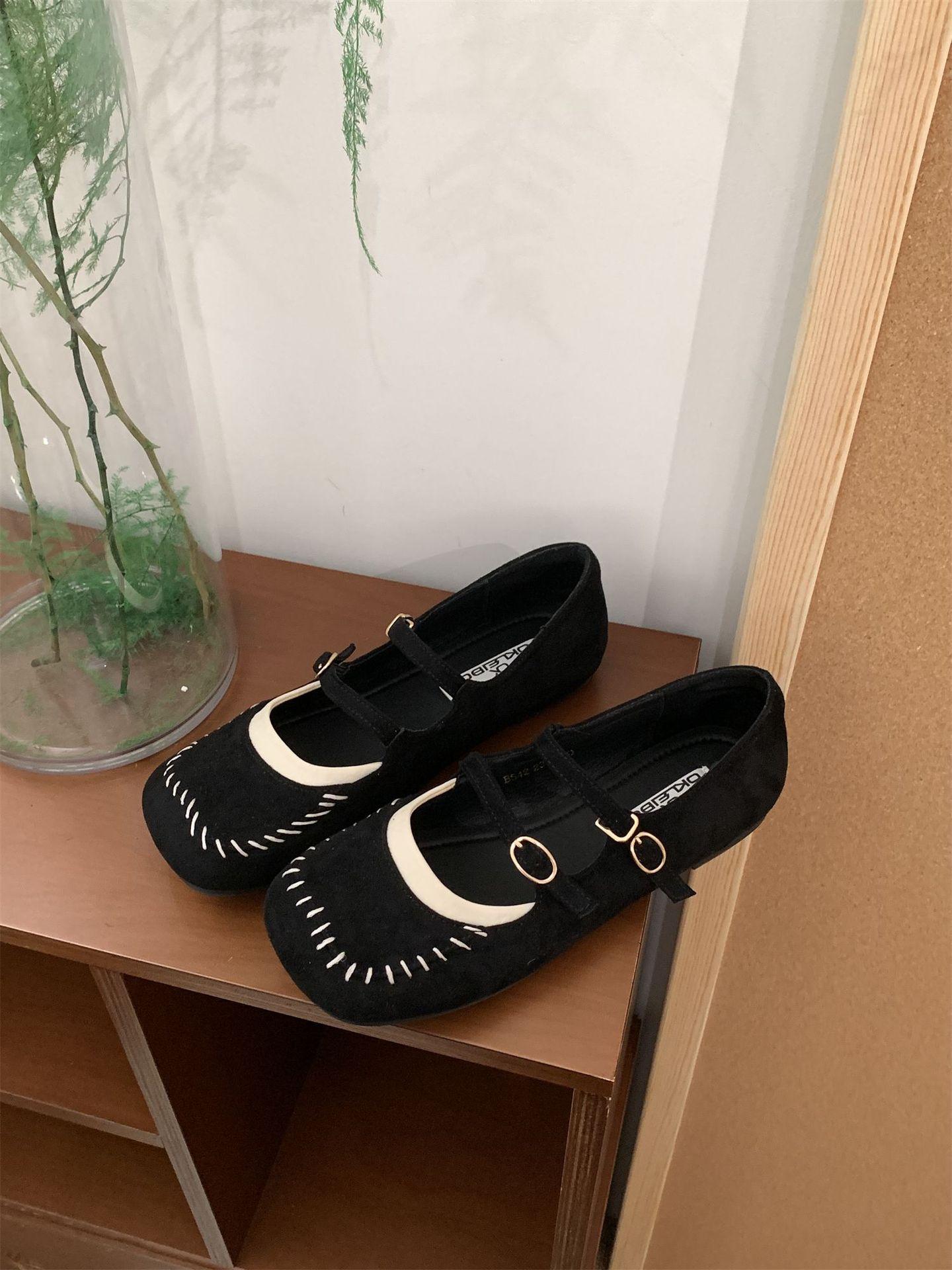 

French flat-soled retro Mary Jane single shoes women s shoes 2025 autumn soft-soled versatile gentle matching skirt Doudou shoes 40
