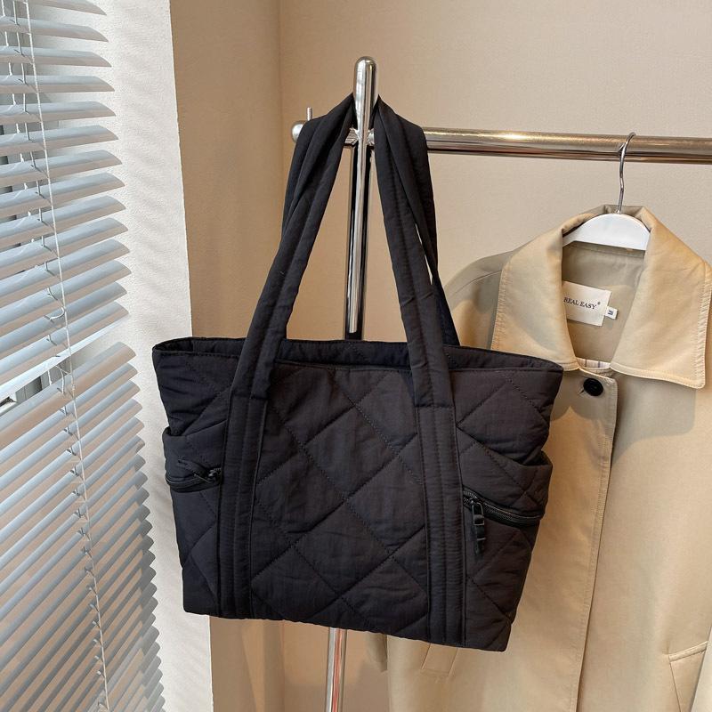 

Сумка большой вместимости женская осенне-зимняя универсальная новая сумка на плечо повседневная ромбовидная классическая сумка-тоут для поездок на работу чёрный