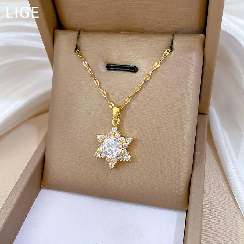Micro-Inlaid Light Luxury Zircon Snowflake Cute Exquisite Micro-Inlaid Necklace Women'S Fashion Trend Collarbone Chain Manufacturer
