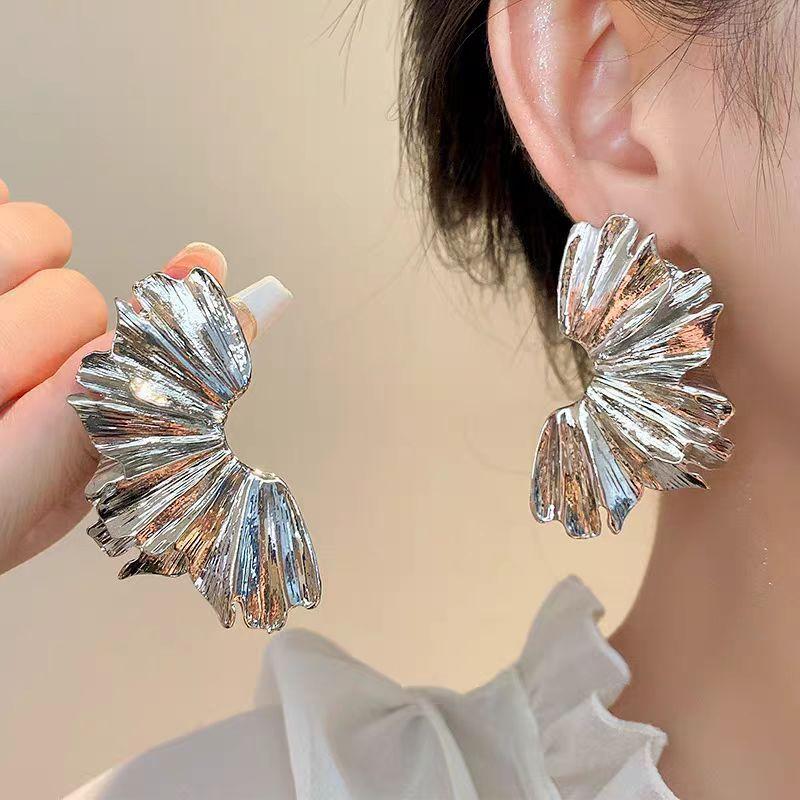 Vintage Big Leaf Shaped Stud Earrings for Women Gold Silver Color Exaggerated Metal Flower Posting Earringss Punk Jewelry Gift