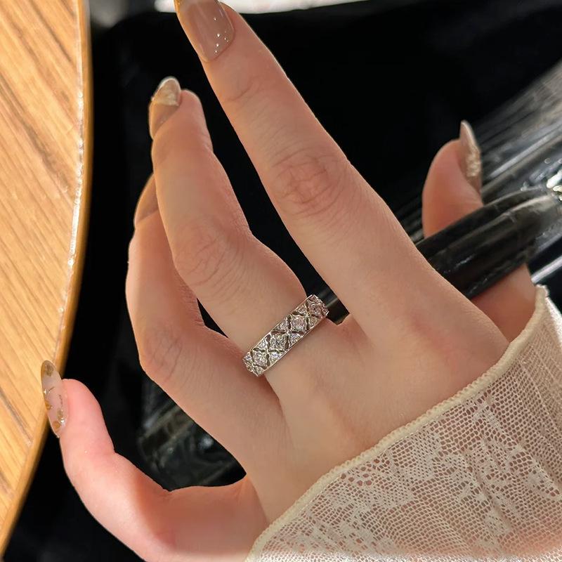 S925 Sterling Silver Rhombus Zircon Lace Ring for Women - Vintage Light Luxury Style