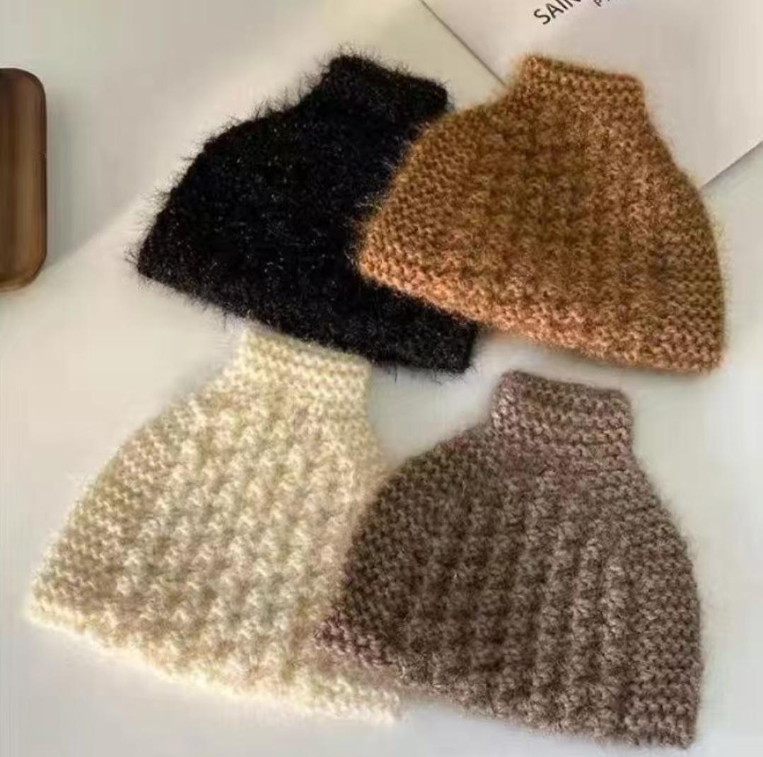 

Уютный вязаный комплект из шапки и шарфа с ананасами: Защита ушей и повязка 3-в-1 теплого молочно-белого цвета серый