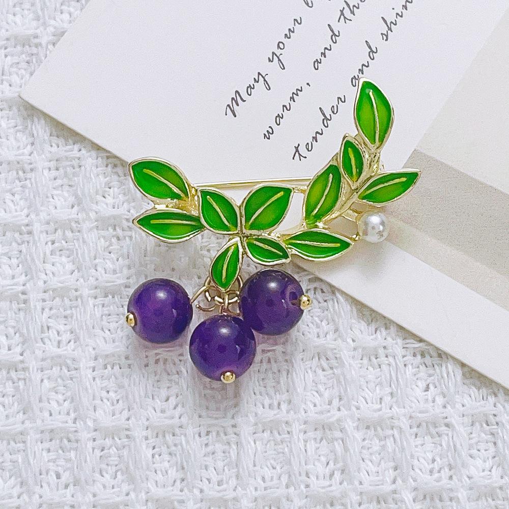 Kreative Blaubeer-Fruchtförmige Anstecknadeln Grüne Blatt-Metallnadeln Damen Anzug Revers Zubehör Abzeichen Brosche Schmuck Geschenke