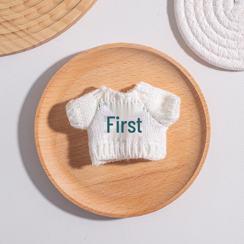 Labubu Christmas Sweater & Accessories Set for All Generations Keychain