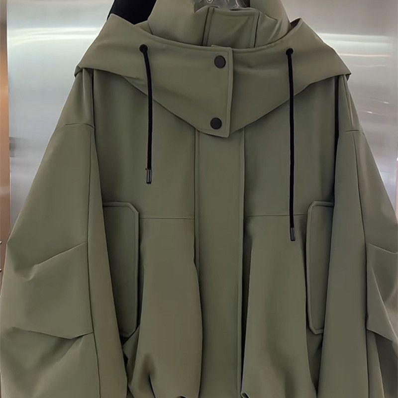 Army Green Women's Hooded Windbreaker: Medium Thickness, Stylish, Versatile, Popular Cargo Jacket for Early Spring.
