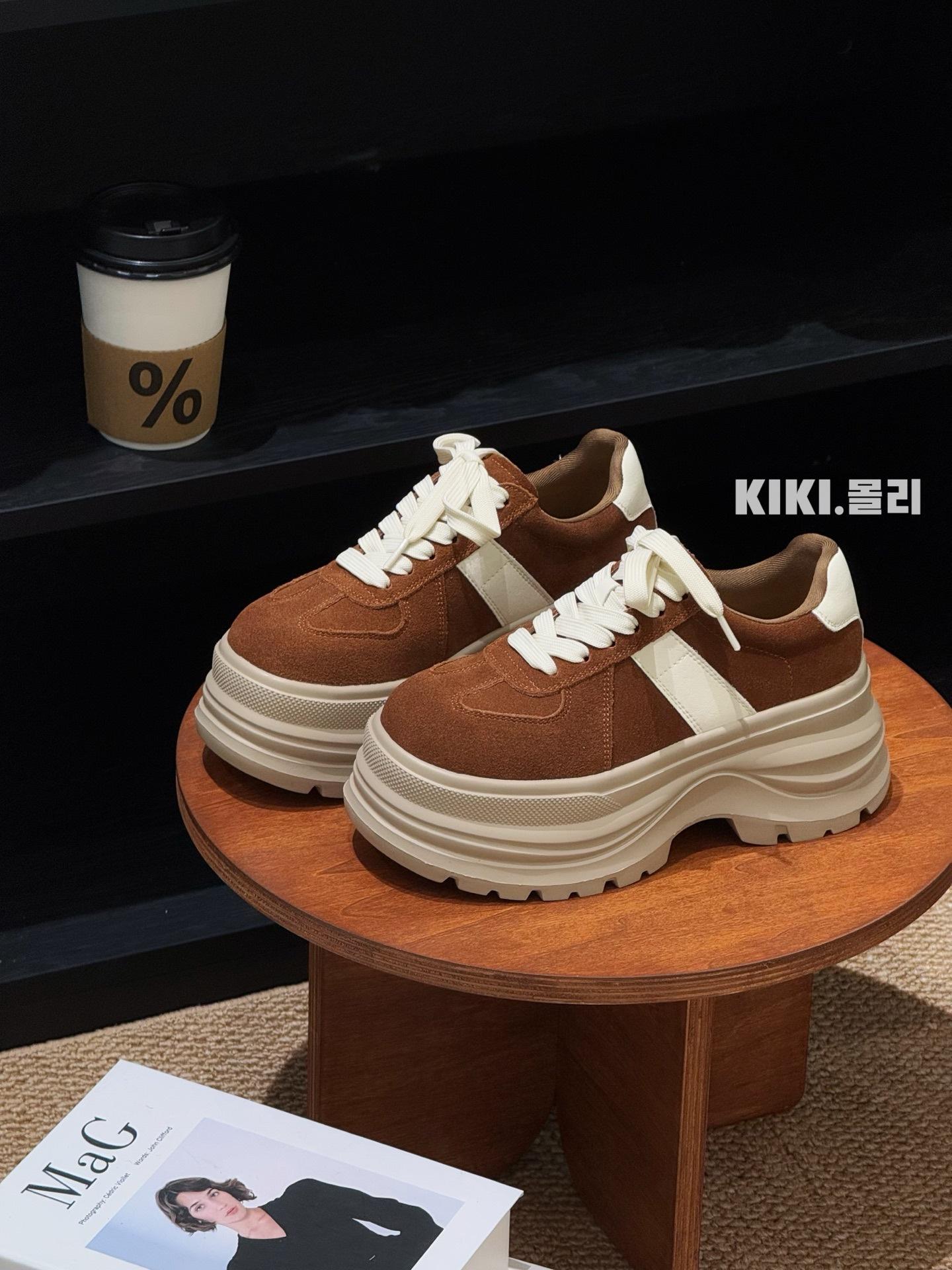 

European station women s shoes European goods tide 2025 autumn new leather matte leather sports and leisure shoes heightened thick baseplate shoes 35