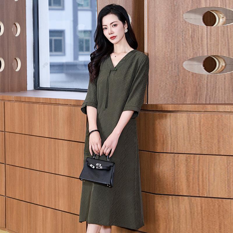 

Summer Guangle Crepe Silk Dress Stylish Simple Loose Retro V-Neck Silk Medium and Long Skirt 4XL