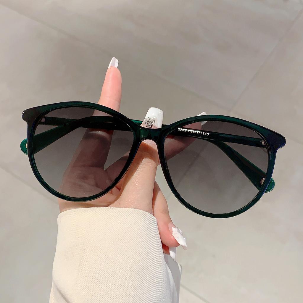 Vintage Round Sunglasses  New in Women Stylish Gradient Candy Color Shades Trendy Luxury Brand Designer Sun Glasses