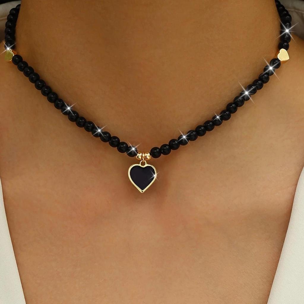 Elegant Black Pearl Necklace with Heart Pendant - Fashionable Clavicle Chain for Women