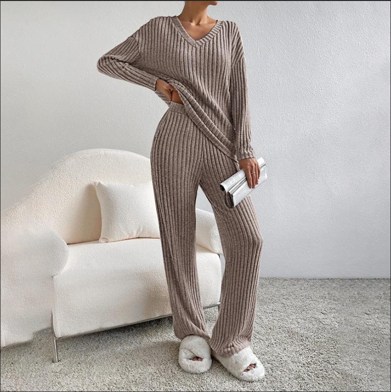 Pantaloni a gamba dritta casual alla moda autunnale da donna in due pezzi, temperamento, scollo a V largo, tuta lavorata a maglia