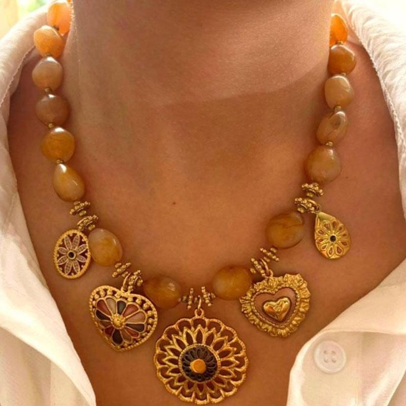Stylish Floral Heart Accent Resin Bead Necklace Adjustable Length Neckchain Versatile Jewelry Gift For Her