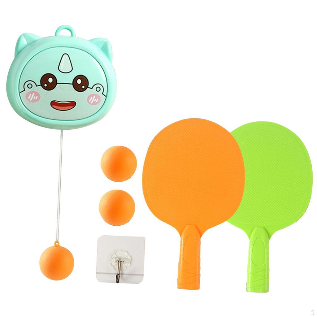 Hängendes Tischtennis-Training, Kindertraining, Solo-Übung mit Schlägern und Bällen,