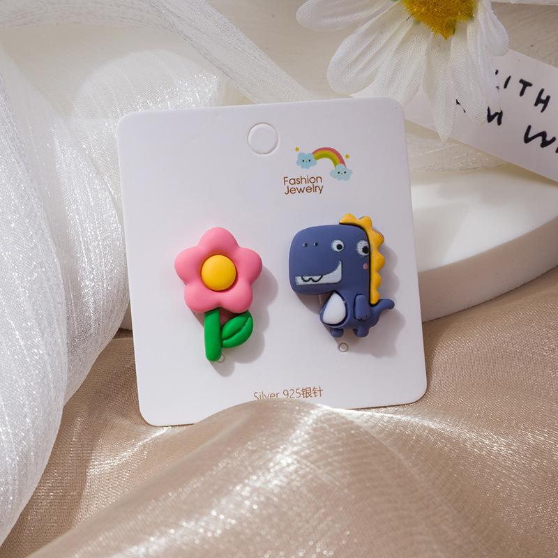 Factory Custom Autumn And Winter Christmas Series Stud Earrings Childlike Sweet Cartoon Characters Paint Stud Earrings Female