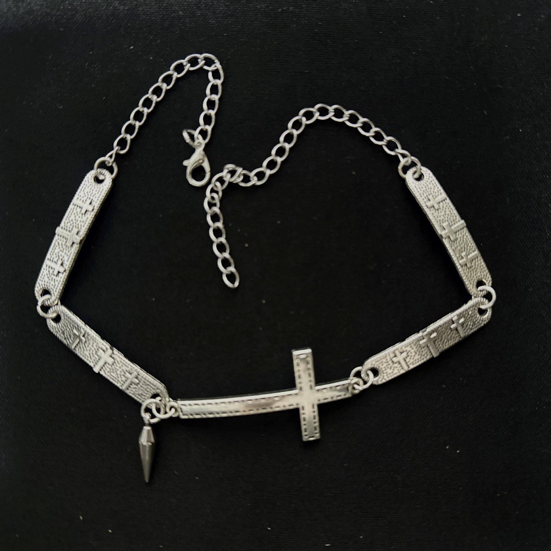 Xiaohongshu Irregular Cross Choker: Summer Silver Necklace for Women, Lightweight Luxury Clavicle Chain, Internet Celebrity Hot Item