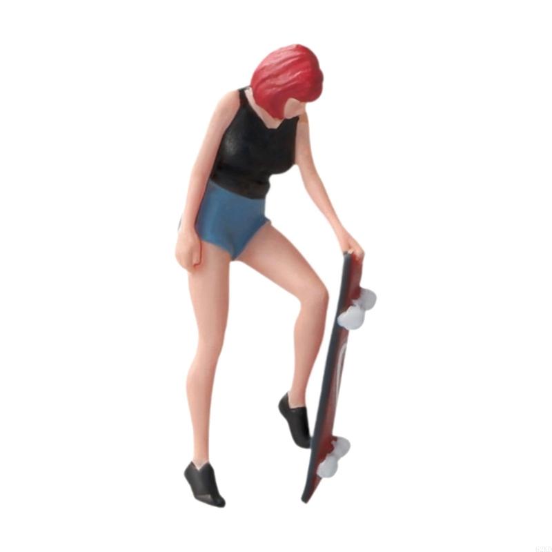 62KD 1/64 Scale Realistic Resins Skateboard Boy Girl Sculpture for Model Train Layouts and Dollhouses Landscape Decorations