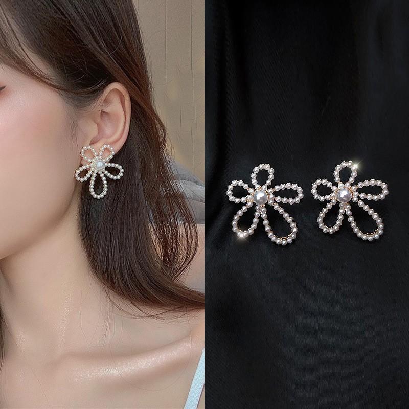 White Imitation Pearl Hollow Big Flower Stud Earrings for Women Jewelry Boucles D'oreilles Pendientes Valentine's Day Girl Gifts Wholesale