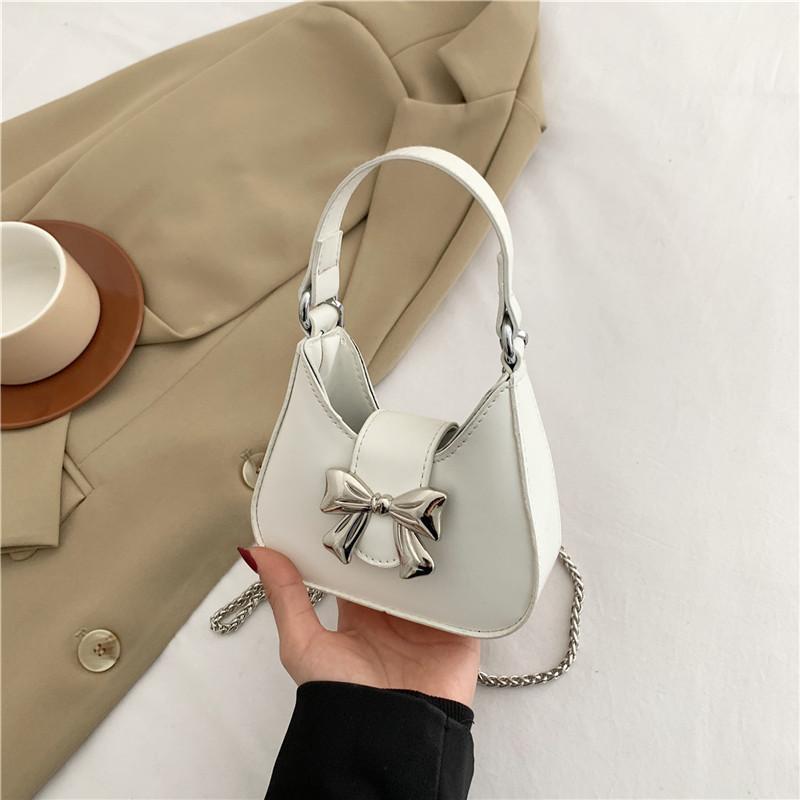 Trendy Single Shoulder Handbag Simple Earphone Bag Korean 2024 New Butterfly Bow Chain Crossbody Bag Women Black
