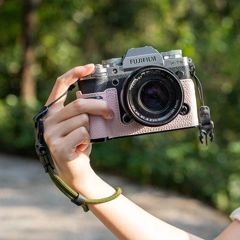 

Dual Camera Strap for Canon R50, Fujifilm XT30, Sony ZV-E10, Nikon Z30 Mirrorless Kits