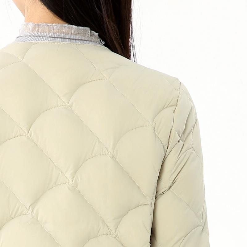 Women's Lightweight Round Neck Down Jacket – Fashionable Plus Size Thin Style with 90% Duck Down Filling.